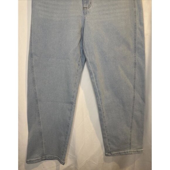 SCOOP Women’s Light Wash Denim Barrel Leg Mid Rise Ankle Jeans Sz 8 NEW - Picture 3 of 12